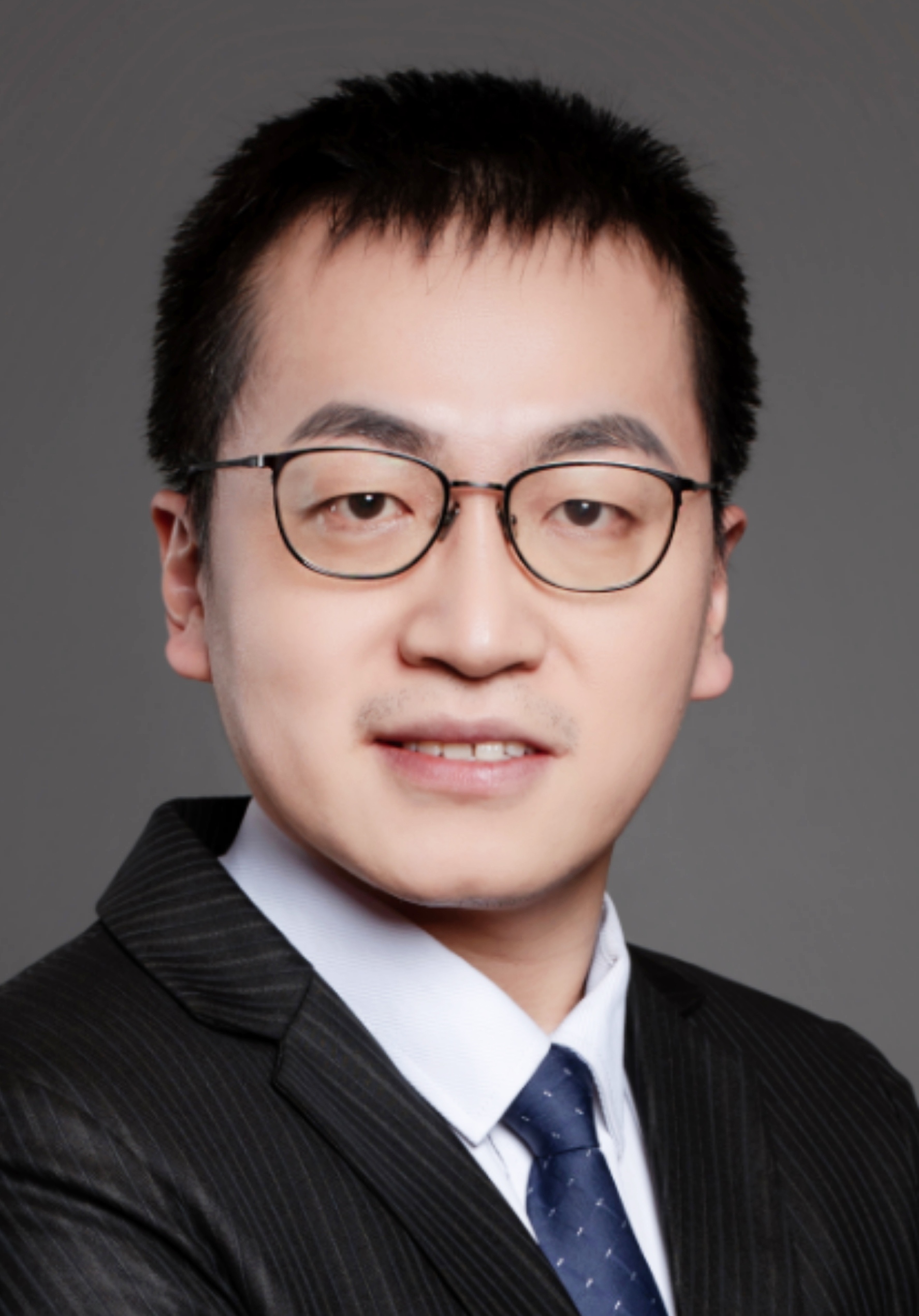 齐晅照片.jpg
